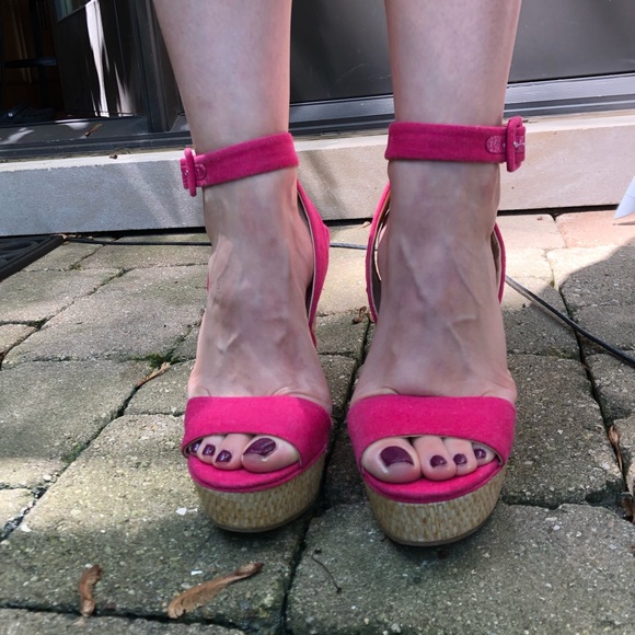 BCBG pink/woven wedges, barely worn - Picture 2 of 3